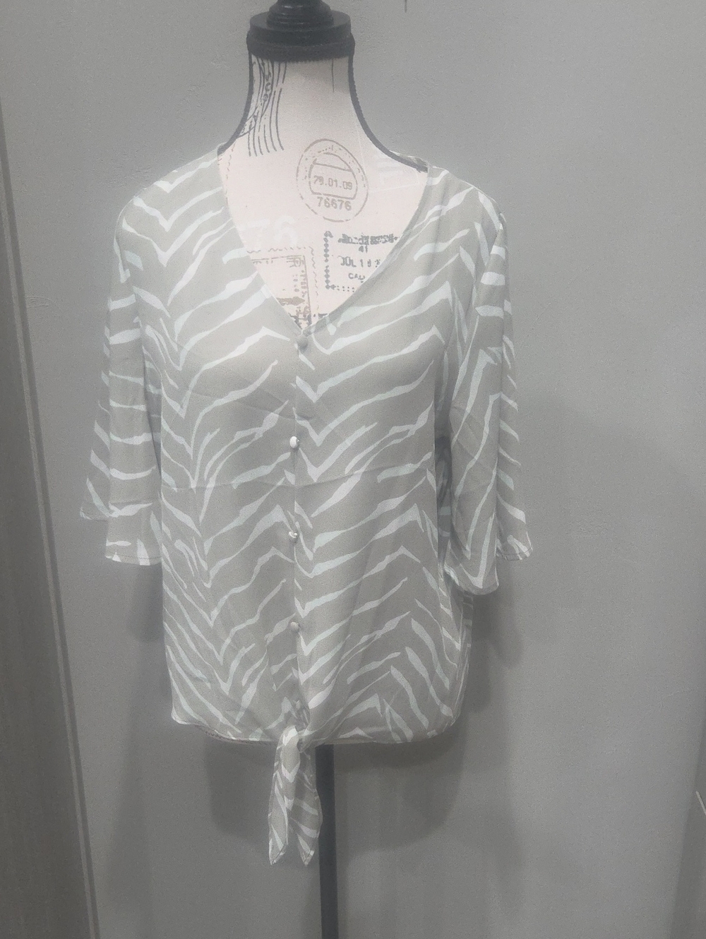 Apt. 9 White and Light Gray Zebra-Print Tie-Front Blouse
